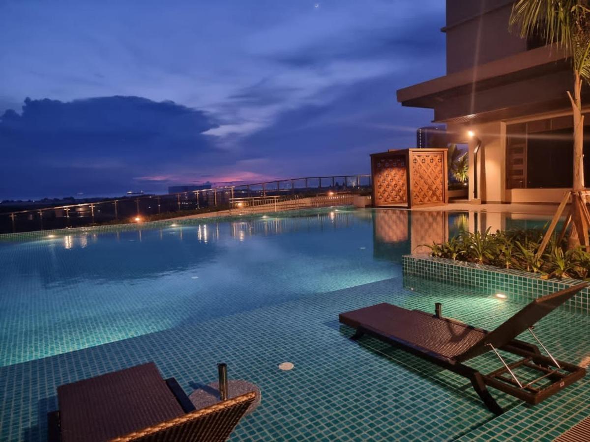 Luxury Couple Suites L Free Netflix L Massage Chair L Bathtub L Wifi 200Mbps L Town Area Bali Residence Malacca Kültér fotó