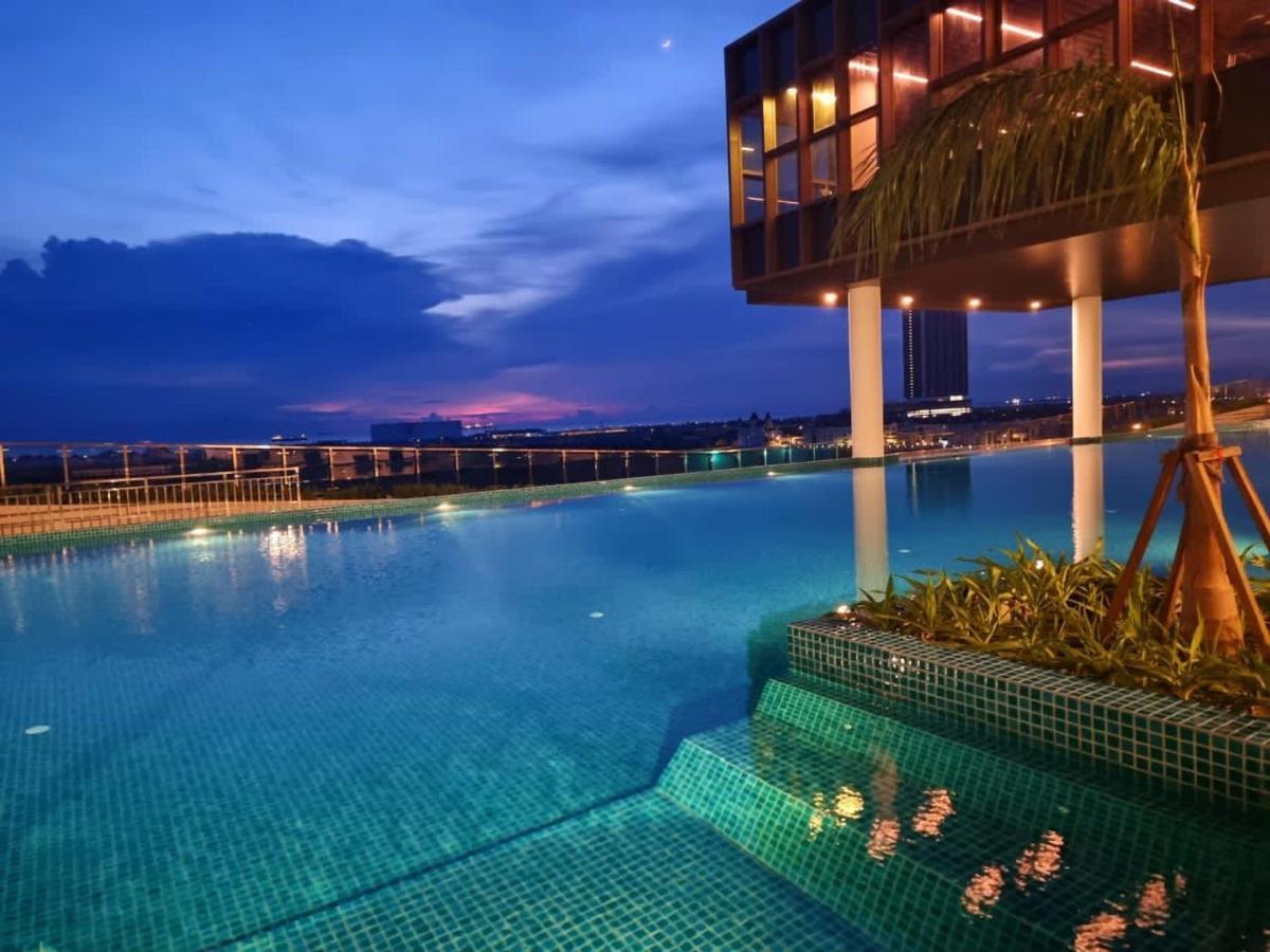 Luxury Couple Suites L Free Netflix L Massage Chair L Bathtub L Wifi 200Mbps L Town Area Bali Residence Malacca Kültér fotó