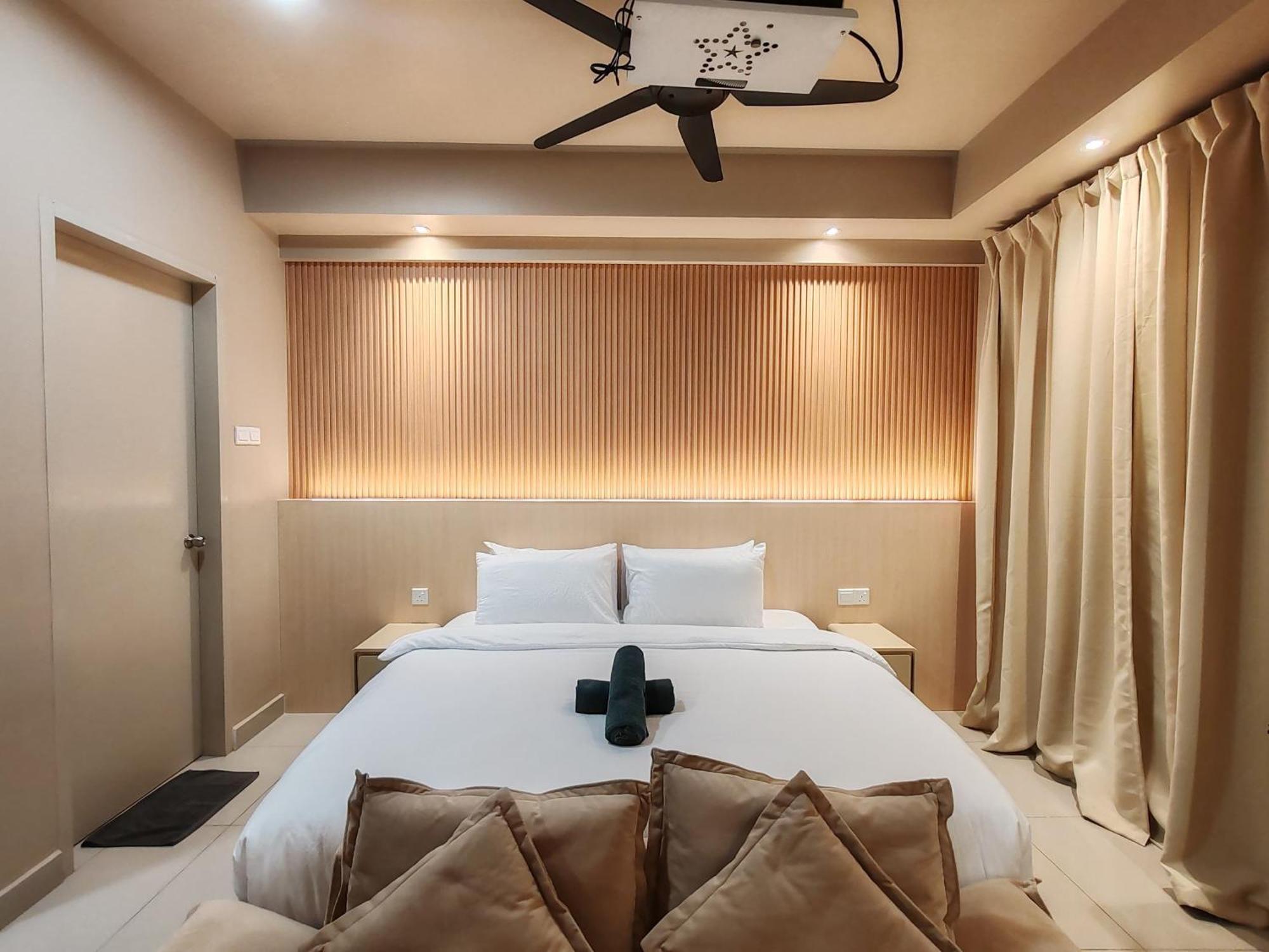 Luxury Couple Suites L Free Netflix L Massage Chair L Bathtub L Wifi 200Mbps L Town Area Bali Residence Malacca Szoba fotó